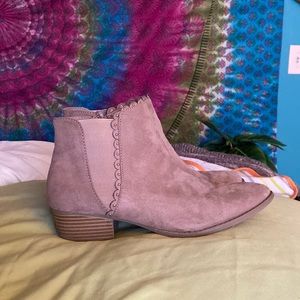Francesca booties, tan color, easy to walk in, super comfortable!